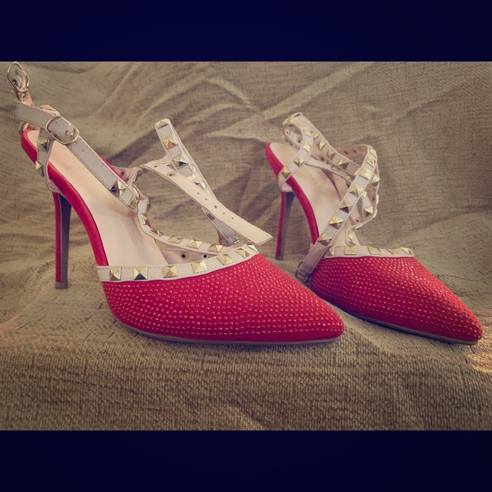 High Heels - Picture 1 of 6